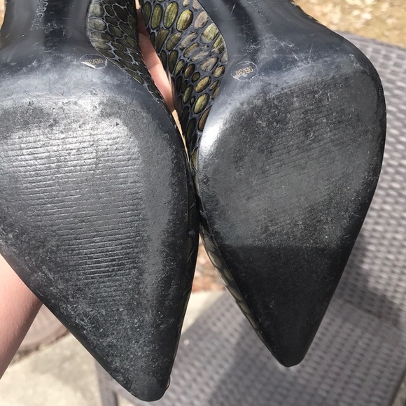 BCBG green patterned heels - Picture 4 of 5